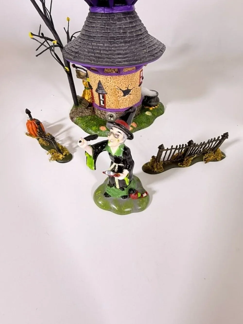 Halloween House Dept 56 Snow Village Witch Way? Flight School  Gift Set Witches